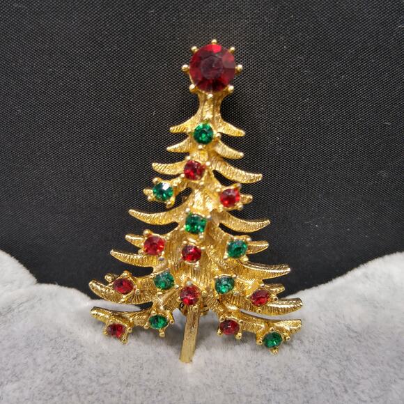 Vintage Christmas Tree Brooch, 1960s Gold Plated Holiday Pin - Picture 3 of 10